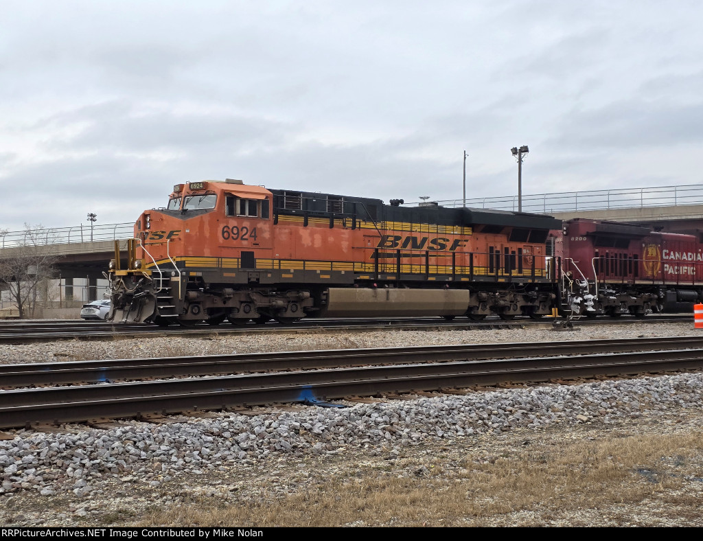 BNSF 6924